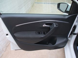 Volkswagen Polo 2016 1.4 TDI BLUEMOTION-thumb-6