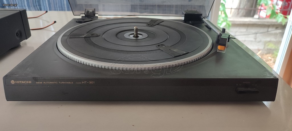 HITACHI HT-301 STEREO TURNTABLE