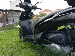 Kymco People GTi '14 205 GTi