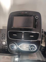 Renault Clio οθόνη χειριστήρια