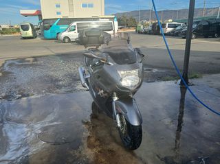 Honda CBR 1100 XX Super Blackbird 2000-thumb-2