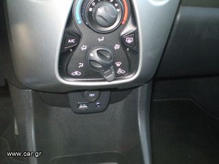 Peugeot 108 2015-thumb-10