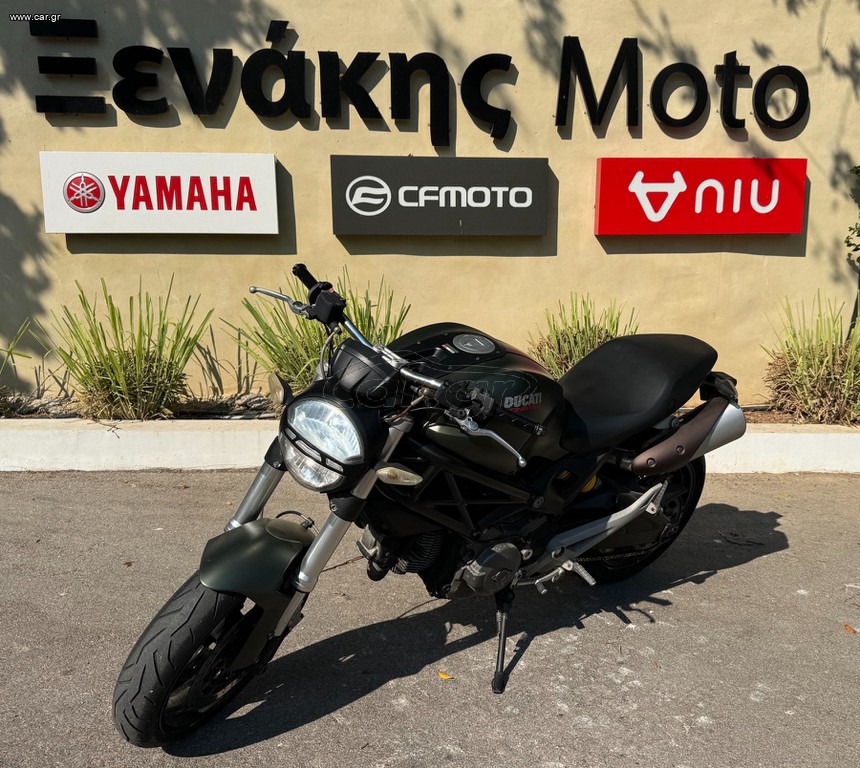 Ducati Monster 696 2011