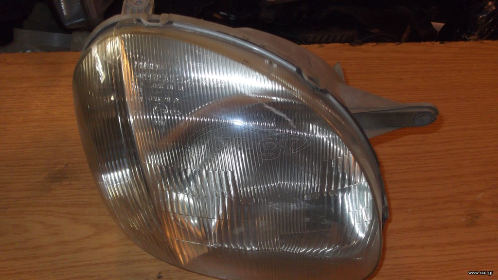 1    ΦΑΝΑΡΙ ΕΜΠΡΟΣ HYUNDAI ATOS 97-00