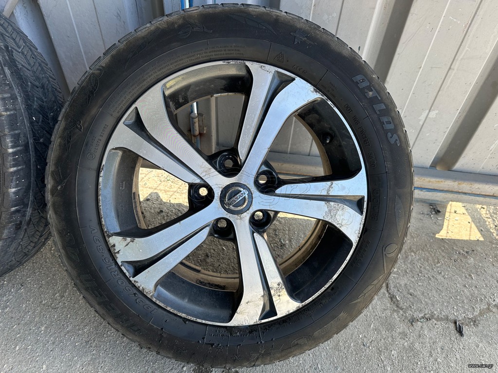 NISSAN