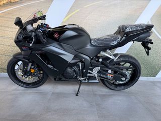 Honda CBR 600RR 2026 ABS-thumb-6