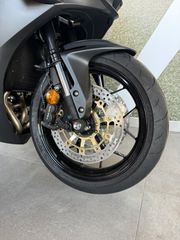 Honda CBR 600RR 2026 ABS-thumb-2