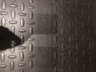 Πατακι πορτ παγκαζ Toyota corolla