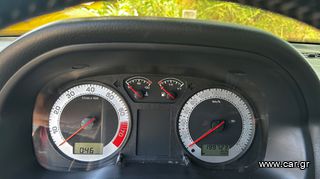 Skoda Octavia 2004-thumb-9