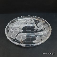 Φρουτιέρα γυάλινη με ανάγλυφα φυτικά σχέδια.