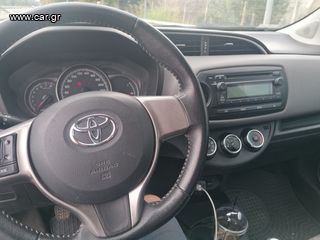 Toyota Yaris 2014-thumb-6