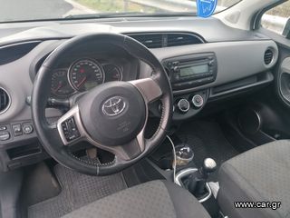 Toyota Yaris 2014-thumb-7