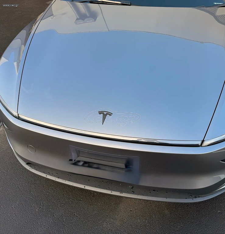 Tesla μαύρo εμπρός σήμα