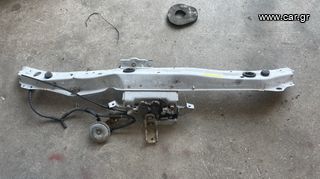 Πάνω τραβέρσα μετώπης με κλειδαριά από Nissan Micra K12 2003-2011