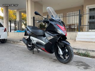 Aprilia SR MAX 300 2011