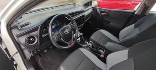Toyota Auris 2017-thumb-8