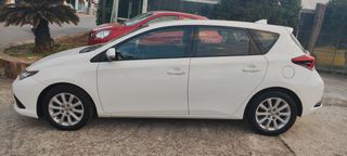 Toyota Auris 2017-thumb-4