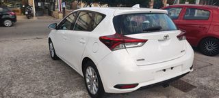 Toyota Auris 2017-thumb-7