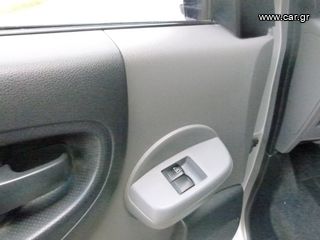 Nissan Evalia 2015-thumb-22