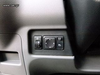 Nissan Evalia 2015-thumb-23