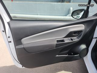 Toyota Yaris 2019 VAN 1,5 BENZINA-thumb-7