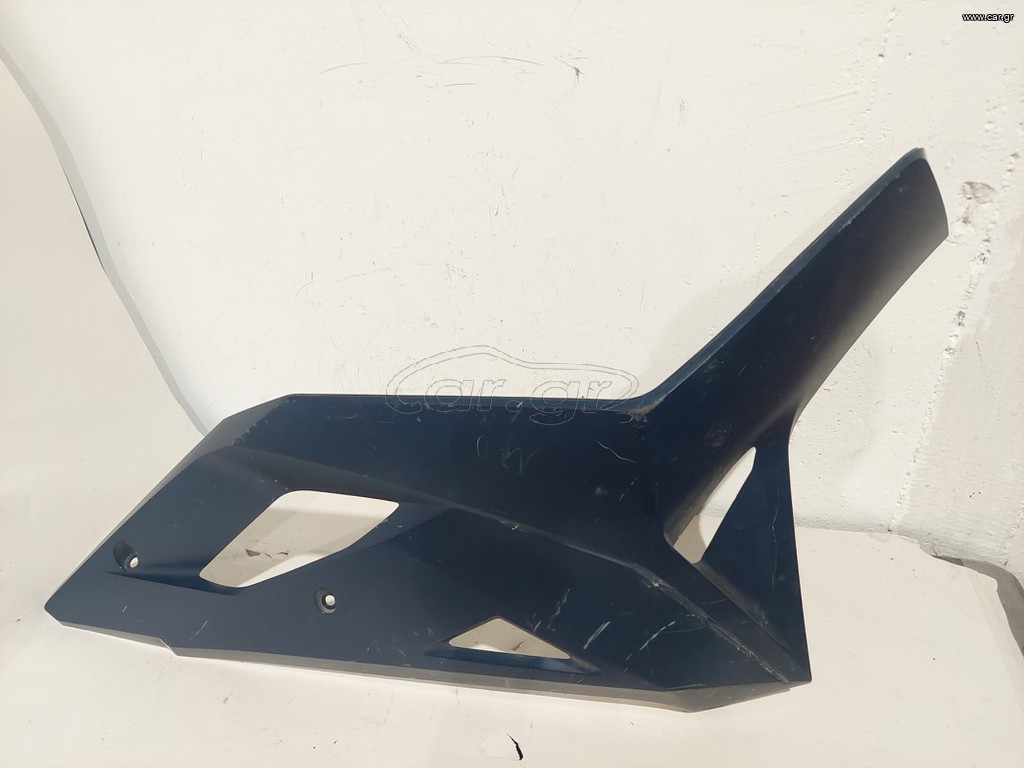 Δεξιά καρίνα από HONDA FORZA 750 2021-24 (64411-MKV-D00)