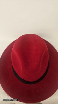 Unisex red hat