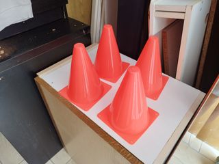 Κώνοι πλαστικοί 18cm (Σετ 4 τεμαχίων)