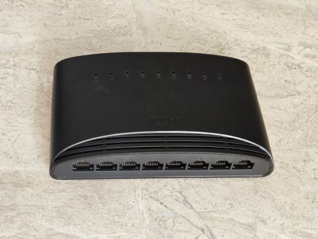 Switch D-Link DGS-1008D 8-Port 10/100/1000 Mbps (DGS-1008D)