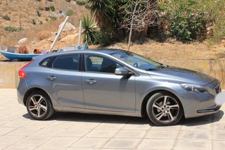 Volvo V40 '15 Full Extra