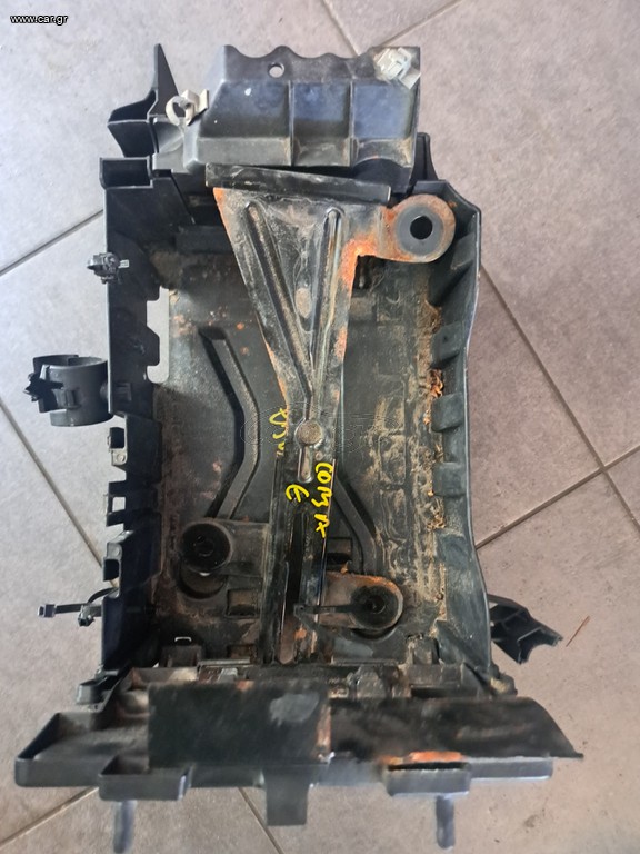 Opel Corsa E 2015-2019 B13DTE βάση μπαταρίας