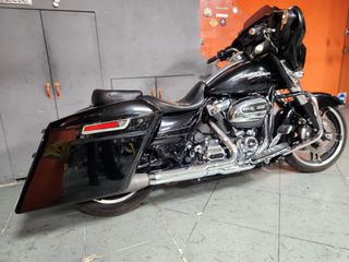 Harley Davidson Street Glide 2017 FLHX-thumb-1