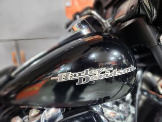 Harley Davidson Street Glide 2017 FLHX-thumb-6