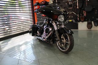 Harley Davidson Street Glide 2017 FLHX-thumb-1