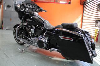 Harley Davidson Street Glide 2017 FLHX-thumb-13