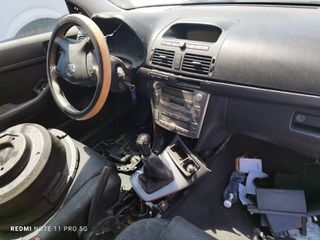 TOYOTA	AVENSIS-thumb-2