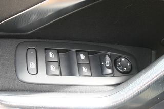 Peugeot 2008 2017 ALLURE 1,2 131HP NAVI KAMERA FACELIFT-thumb-18