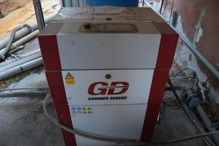 Αεροσυμπιεστής GARDNER, 7.5KW, Περιλαμβάνεται αεροφυλάκιο 500lt και ξηραντήρας