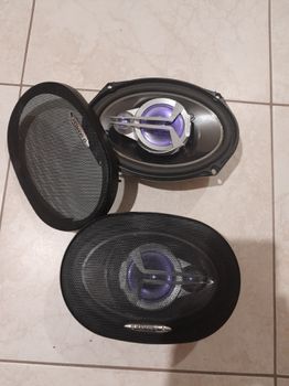 Πωλούνται δυο ηχεία clarion 250w rms