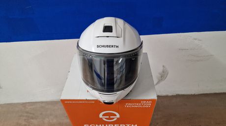 SCHUBERTH | ΚΡΑΝΟΣ FLIP-UP C5 GLOSSY WHITE ECE 22.06 ΜΕΓΕΘΟΣ MEDIUM ME ΕΝΔΟΕΠΙΚΟΙΝΩΝΙΑ SCHUBERTH SC2