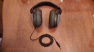 SENNHEISER HD-500 HEADPHONES