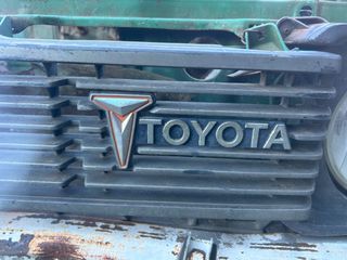 ΣΗΜΑ ΜΑΣΚΑΣ TOYOTA HILUX RN 30/40 1978-1983