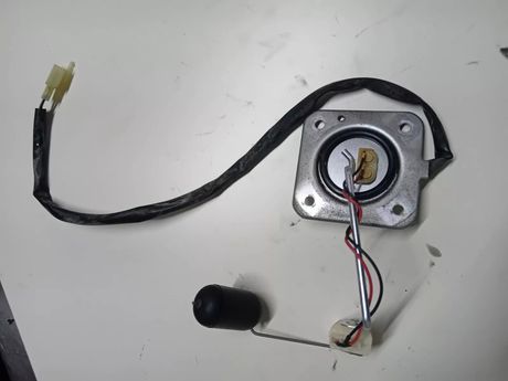 cb1300 sa 2006 fuel level sensor