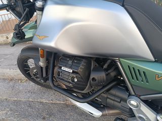 Moto Guzzi V 85 TT '22 Centenario