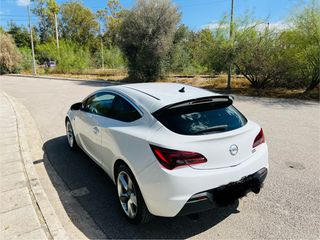 Opel Astra '12 GTC