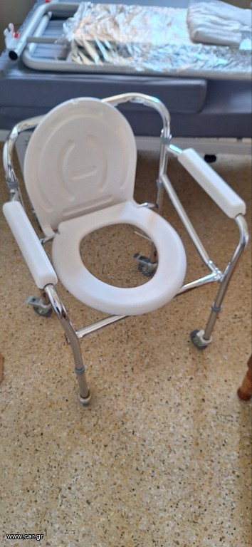 Αναπηρικό καρότσι τουαλέτας
