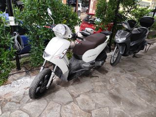 Aprilia Scarabeo 300 2011
