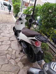 Aprilia Scarabeo 300 2011-thumb-1