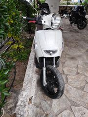 Aprilia Scarabeo 300 2011-thumb-3