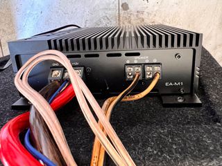 SUBWOOFER HIFONICS ΜΕ ΕΝΙΣΧΥΤΗ ΠΥΚΝΩΤΗ-thumb-4